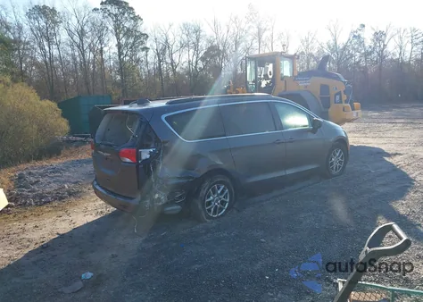 2021 Chrysler Voyager Lxi z USA, uszkodzony, nr VIN 2C4RC1DG2MR515489